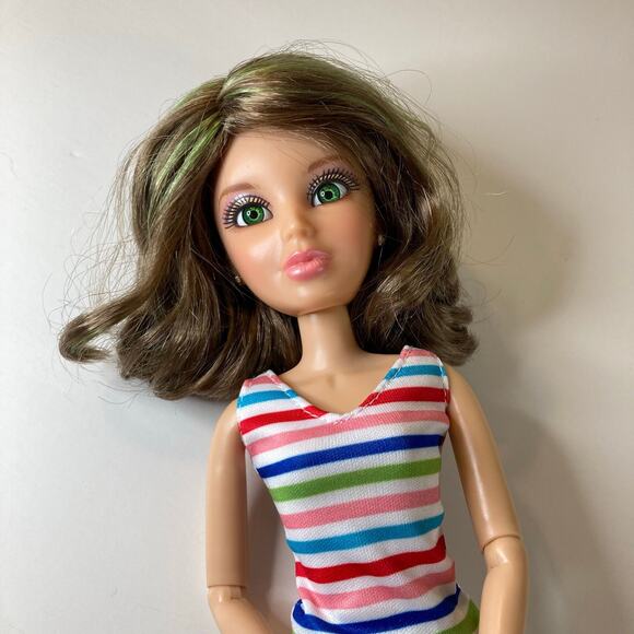 Spin Master 12" LIV Doll Wave One Katie (2010) Articulated Complete EUC - Picture 6 of 6